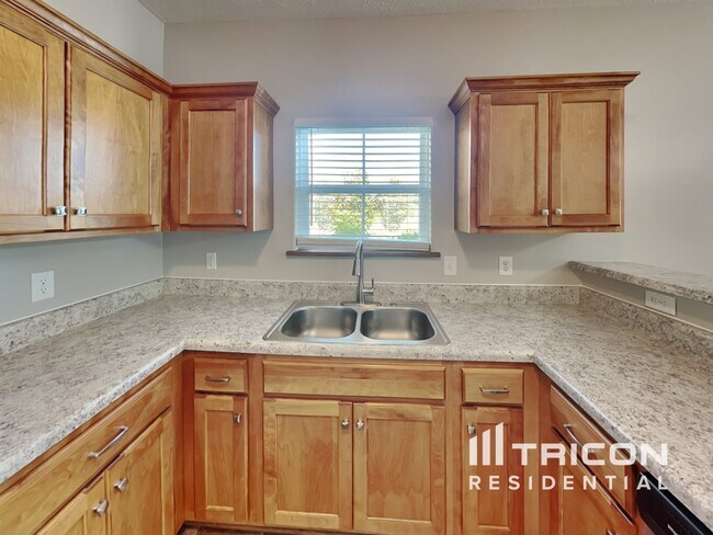 Building Photo - 1809 Sunray Dr