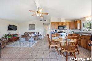 Building Photo - 2681 Lakeview Dr