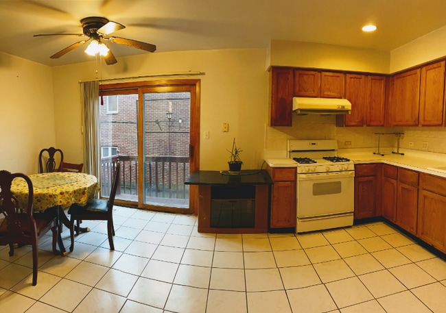 Building Photo - 1541 W 33rd St