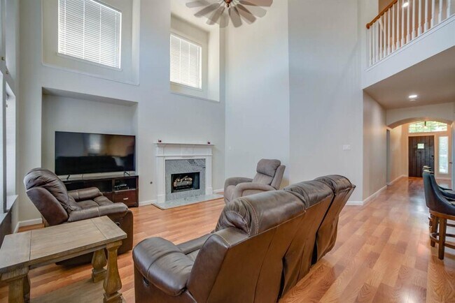 Building Photo - 2617 Black Canyon Dr