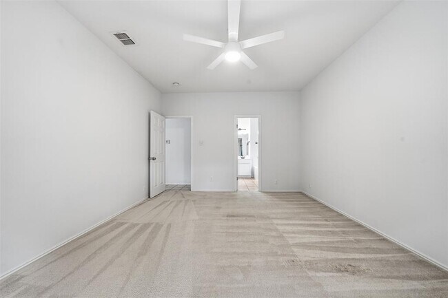 Building Photo - 5801 Marchmont Ln