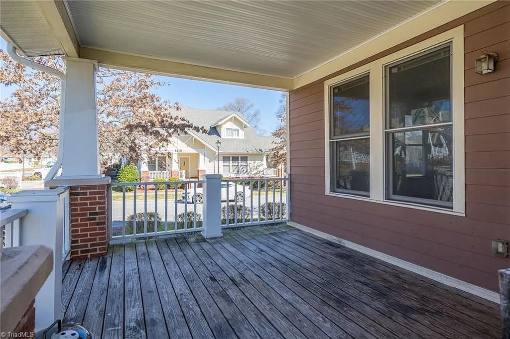 Building Photo - Room in House on Integrity Oaks Dr