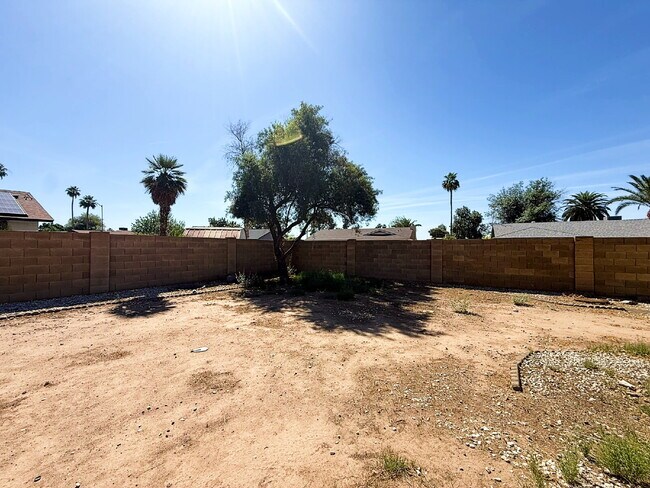 Building Photo - Spacious North Phoenix Home on Large Lot – Move-In Ready!