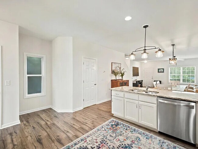 Building Photo - Lease OR Lease to Own