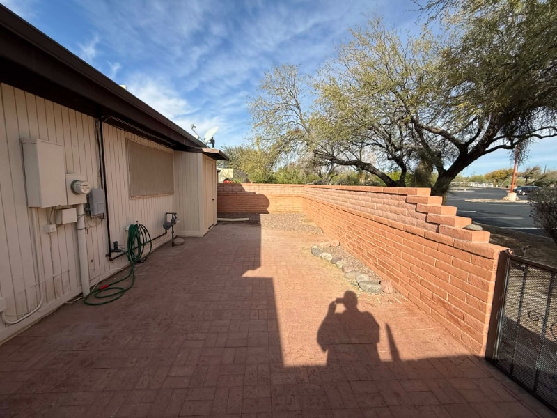 Building Photo - 348 W Via Del Heroe