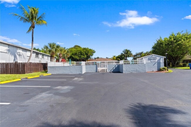 Building Photo - 8089 SW 18th Ct