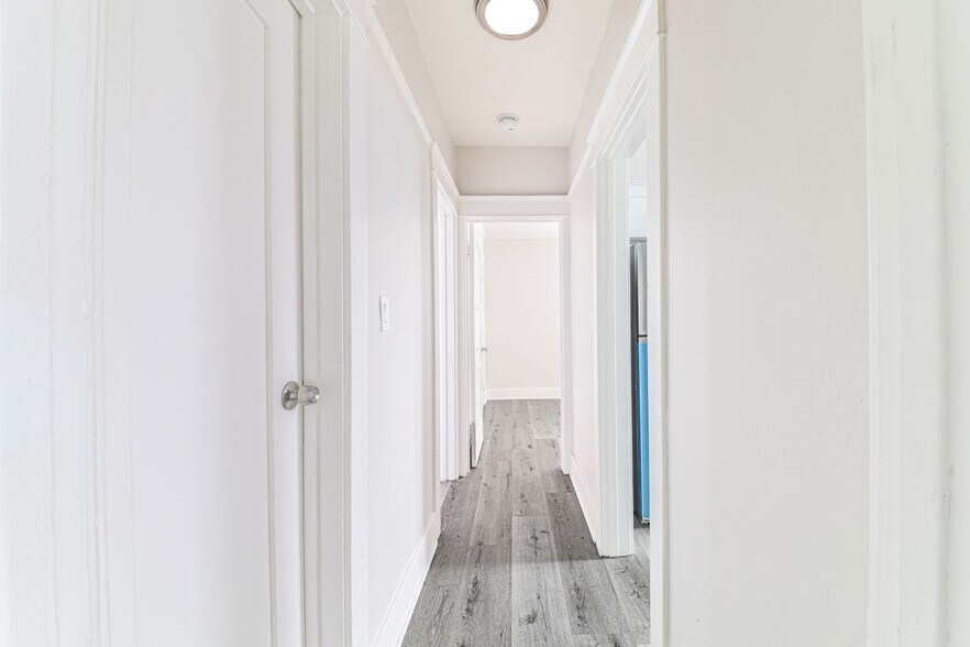 Building Photo - 736 Olive Ave