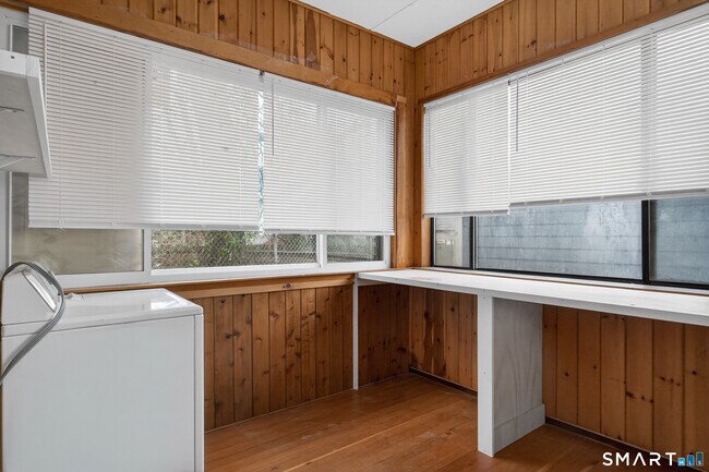 Building Photo - 373 Wood Ave