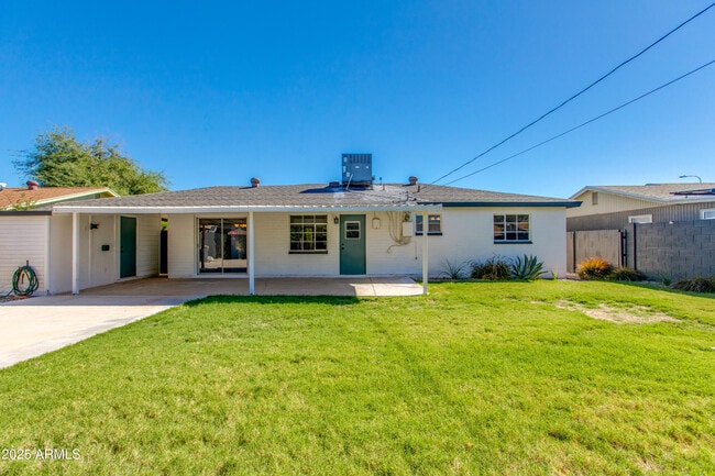 Building Photo - 1812 S Shafer Dr