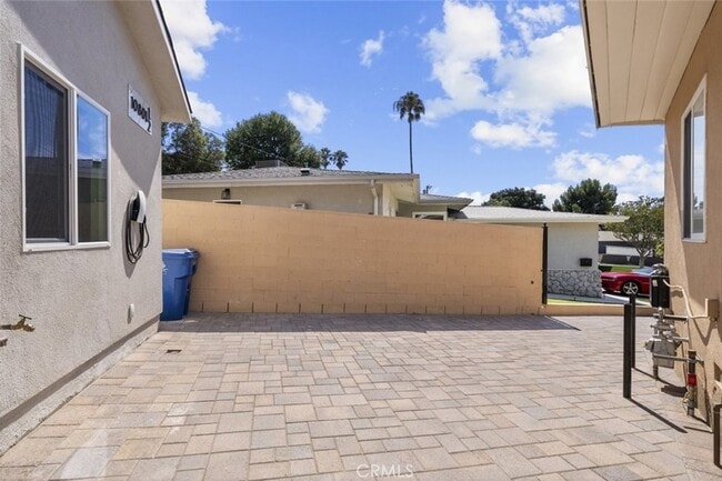 Building Photo - 10801 1/2 Wescott Avenue Unit