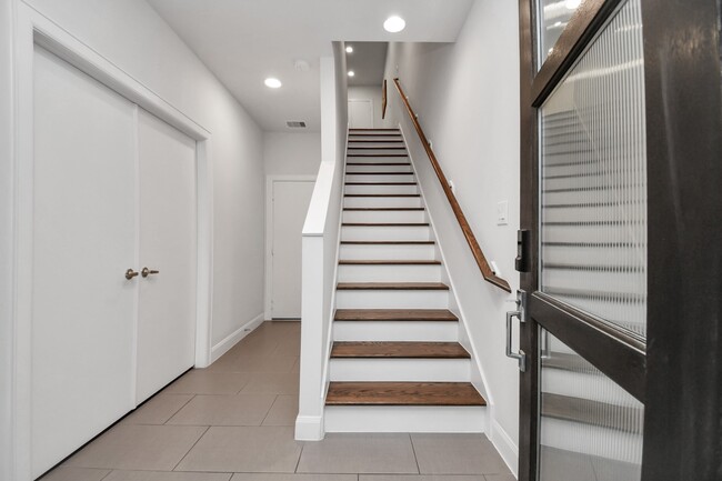 Building Photo - 326 Eado Park Cir