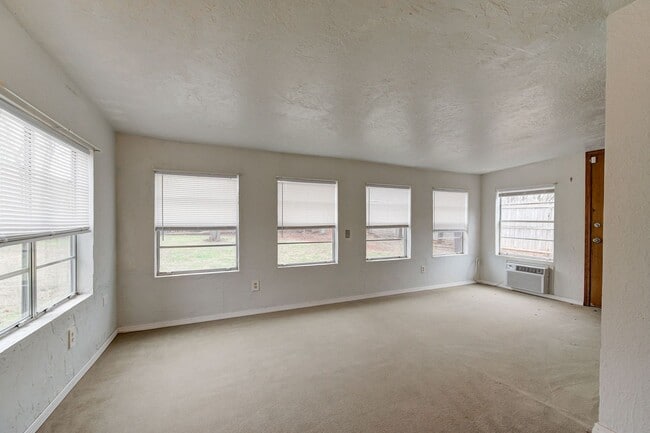 Building Photo - Welcome to your new home!