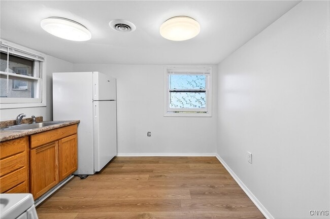 Building Photo - 308 Nelson Ave