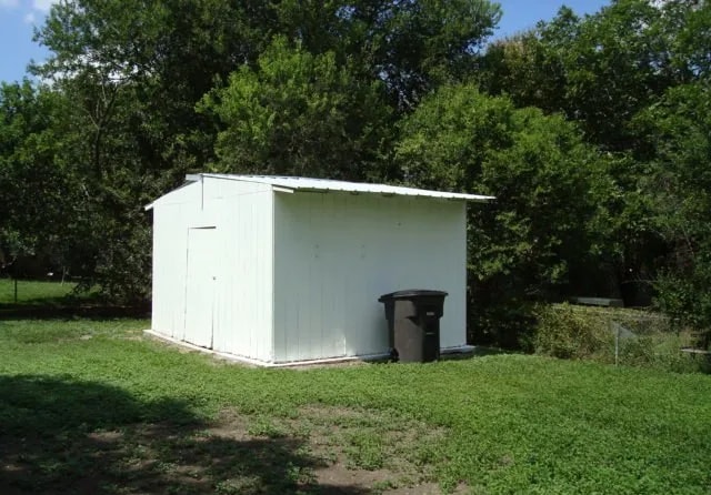 Building Photo - 4530 El Simpatico St