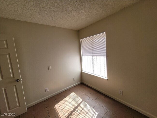 Building Photo - 3908 Montebello Ave