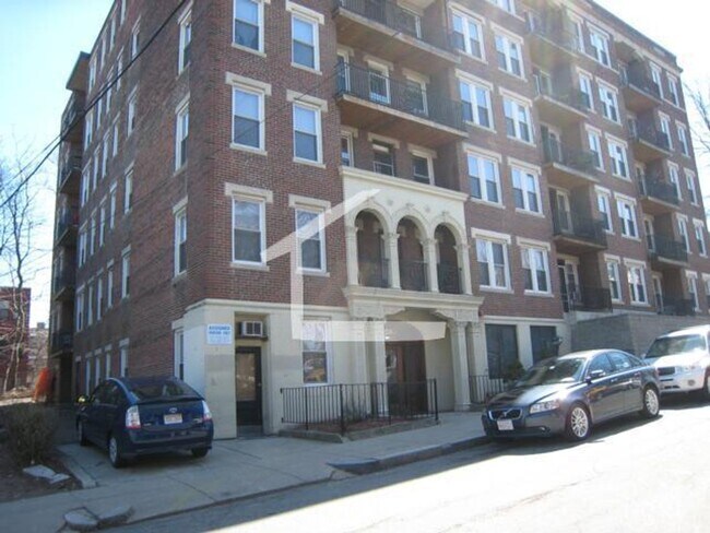 Building Photo - $2,400 Brighton 1BR  | Elevator Building | Near Packards Corner