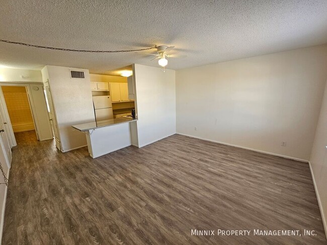 Building Photo - Plainview Apartments 1 Bedroom 1 Bath - Ca...