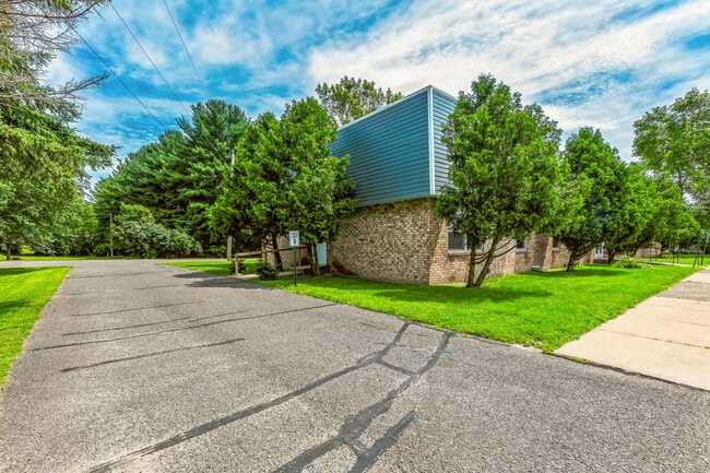 Building Photo - Clear Lake Apartments