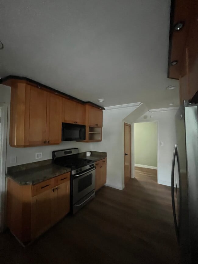 Building Photo - 22240 Wyandotte St