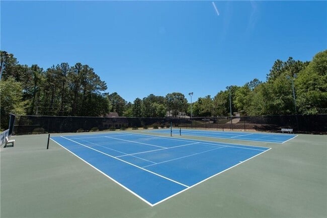 Building Photo - Beautifully Remodeled Home on Lake Forest ...