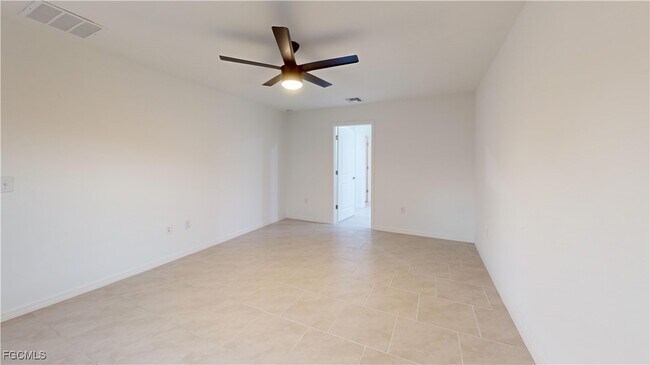 Building Photo - 2846 Northwest 28th Ave