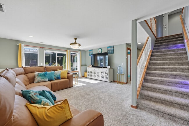 Building Photo - 355 Cindy Rd