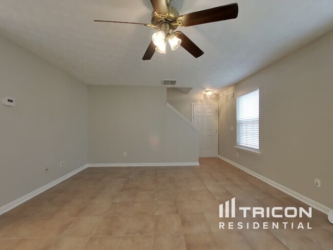 Building Photo - 261 Silver Ridge Dr