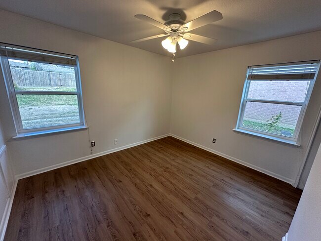 Building Photo - 8655 Ashcroft Ave