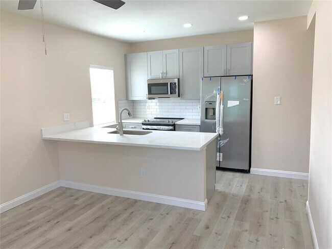 Building Photo - 5127 Avenue L