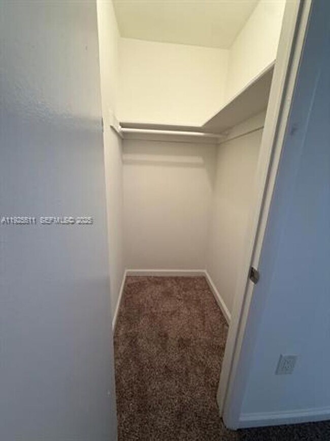 Building Photo - 8713 SW 137th Ave