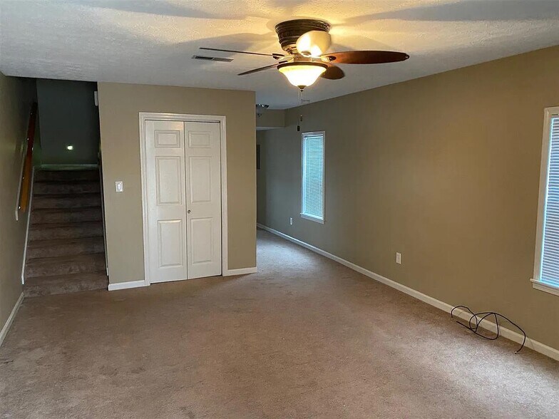 Living Area - 1207 Smallhouse Rd