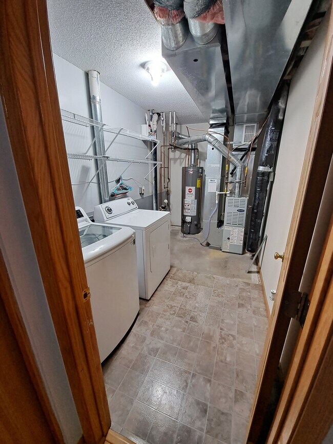 Utility room - 679 Woodduck Dr