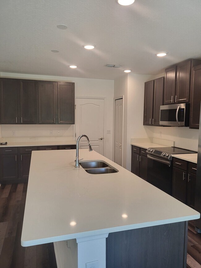 Building Photo - 2816 Westwood Ave