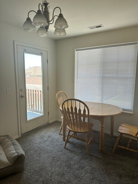 Building Photo - 1096 Longbow Ln
