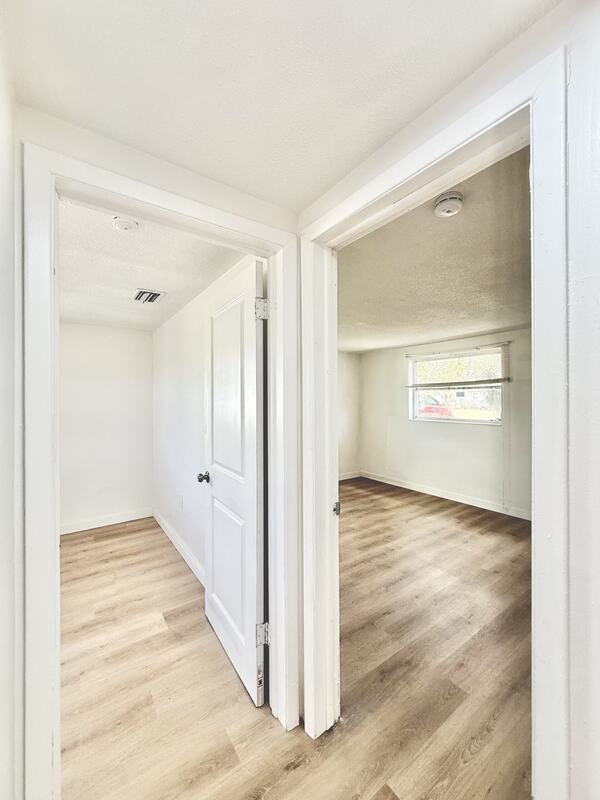 Building Photo - 12909 Kings Manor Ave