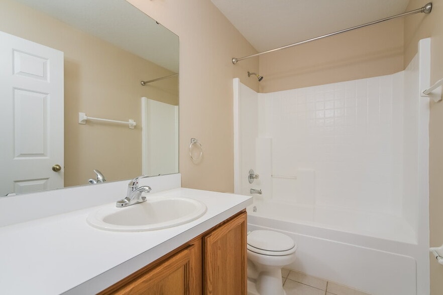 Building Photo - 17100 Woodcrest Way