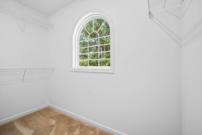 Building Photo - 2677 Cedar Dr