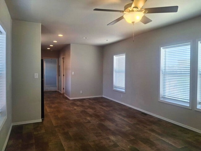 Building Photo - 4100 N Romero Rd