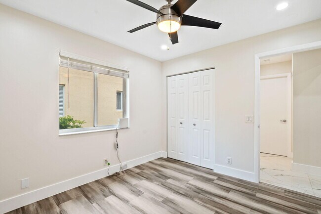 Building Photo - 4498 Dogwood Cir