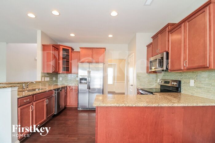 Building Photo - 744 Breeders Cup Dr