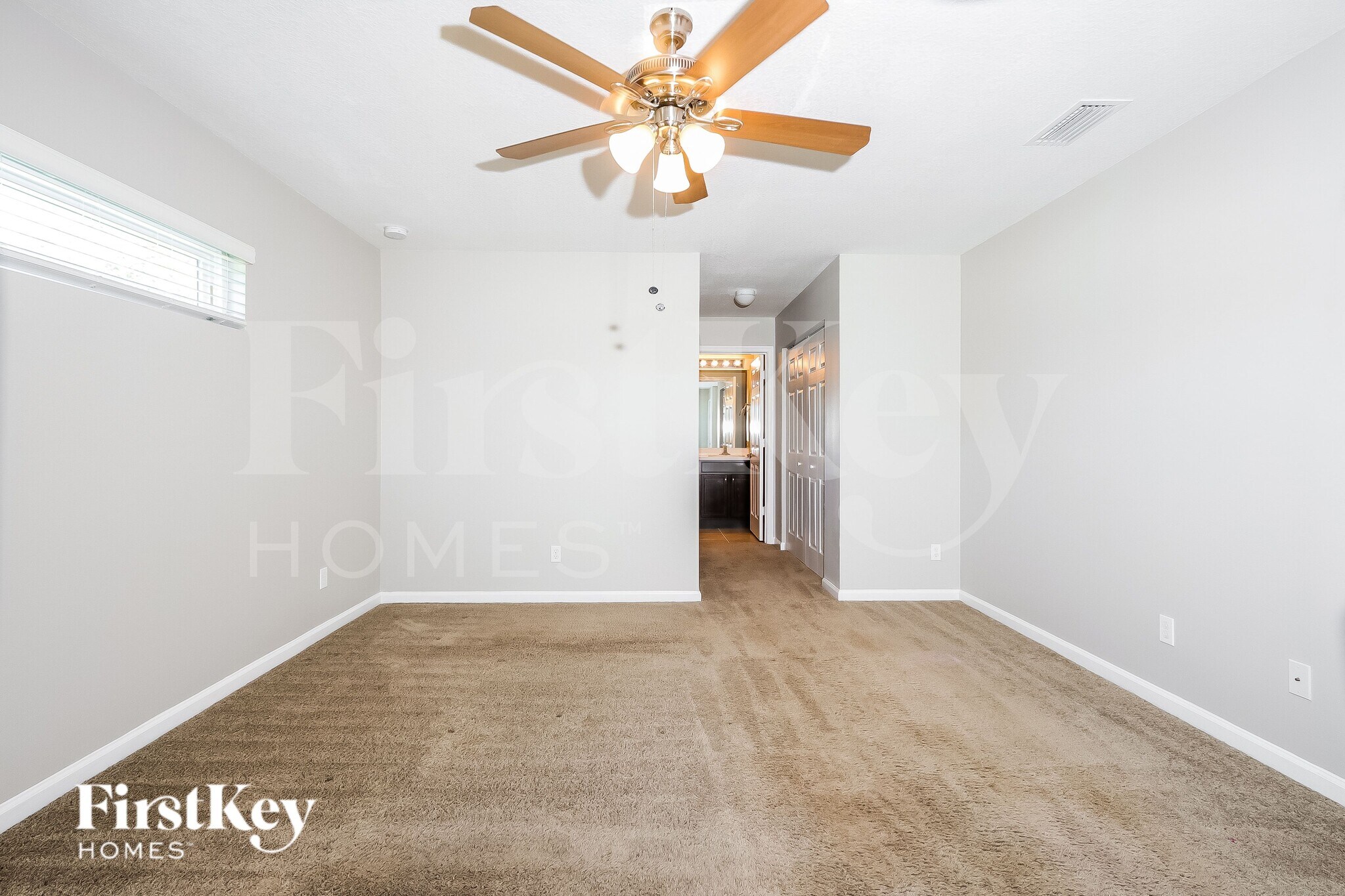 Building Photo - 511 SW Nadell Ave