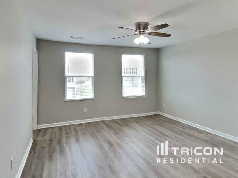 Building Photo - 1857 Belle Arbor Dr