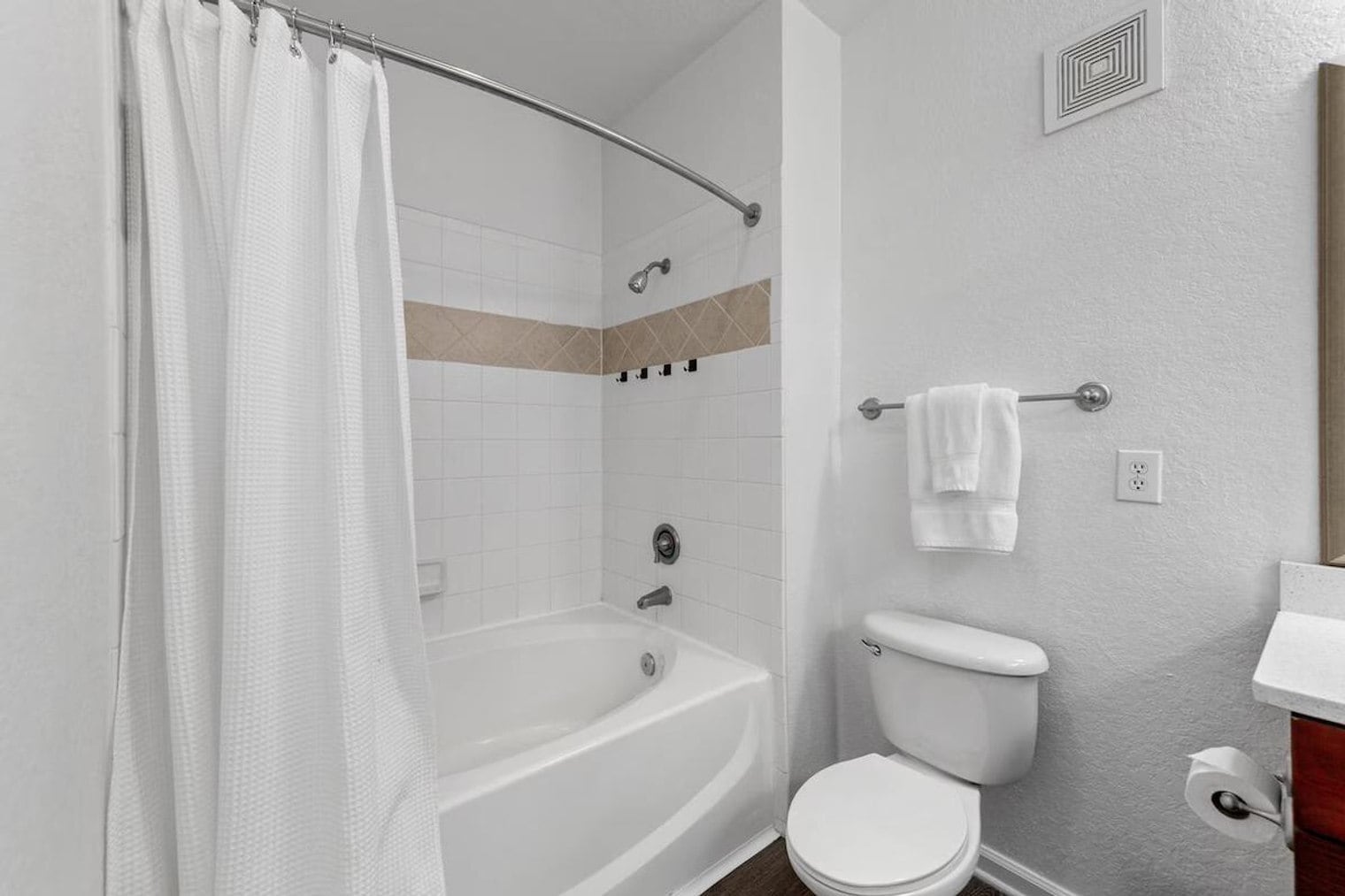 Building Photo - 4850 Seascape Way