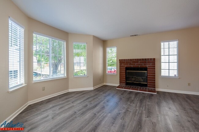Building Photo - 1541 Shumaker Way