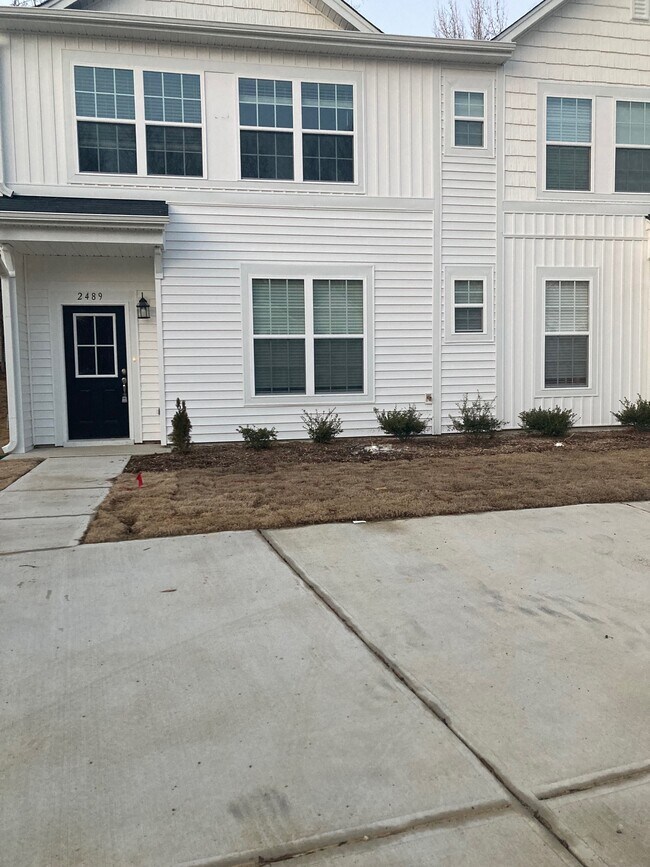 Building Photo - 2490 Ashton Park Ln