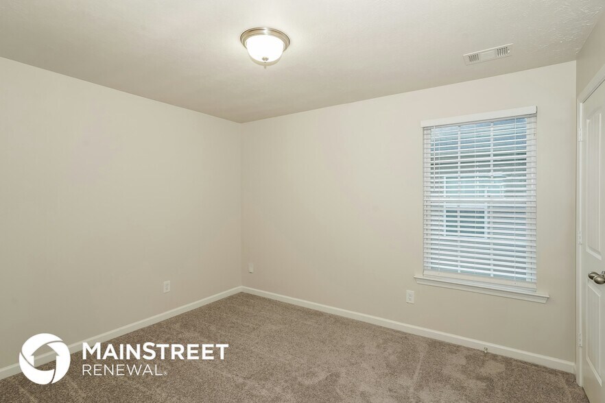 Building Photo - 2562 Willow Branch Dr