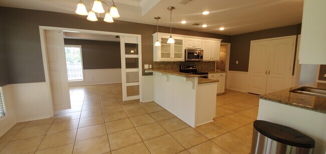 Building Photo - 18257 Springmill Ct