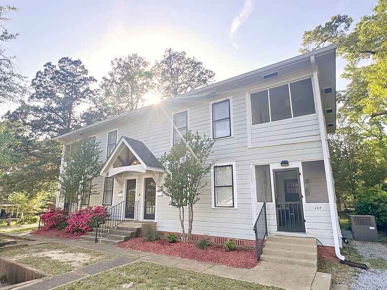 Building Photo - 107 Russell Ct