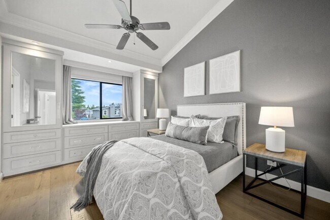 Building Photo - Immaculate 3 Bedroom 2.5 Bath Condominium ...