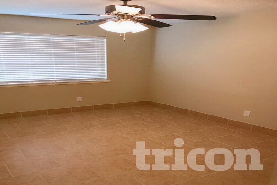 Building Photo - 7318 Foxway Ln